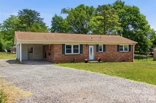 1910 26th St NE, Hickory, NC 28601 - Photo 1