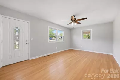 1910 26th Street NE, Hickory, NC 28601 - Photo 5