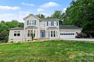 5010 Ardenwoods Dr, Charlotte, NC 28215 - Photo 1