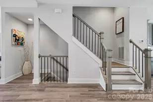 562 W End Dr, Charlotte, NC 28208 - Photo 5
