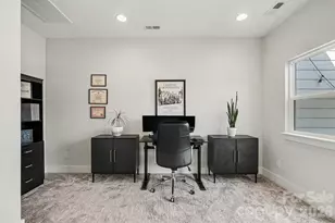 562 W End Dr, Charlotte, NC 28208 - Photo 19