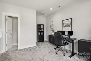 562 W End Dr, Charlotte, NC 28208 - Photo 27