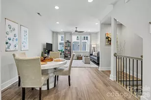 562 W End Dr, Charlotte, NC 28208 - Photo 9