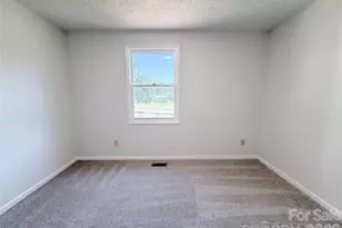 4395 Meadow Ln, Lincolnton, NC 28092 - Photo 13