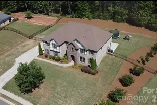 726 Lingfield Ln, Waxhaw, NC 28173 - Photo 3