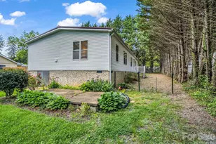 213 Old State 10 Rd, Black Mountain, NC 28711 - Photo 5