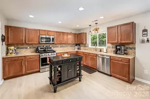 2911 Glazer Valley Ct, Charlotte, NC 28214 - Photo 7