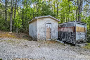 203 Rogat Rd, Hendersonville, NC 28792 - Photo 27