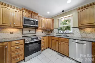 1109 Hawthorne Dr, Indian Trail, NC 28079 - Photo 11