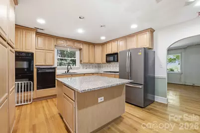 200 Altondale Avenue, Charlotte, NC 28207 - Photo 15