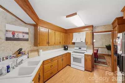 7040 Summer Place, Charlotte, NC 28213 - Photo 15