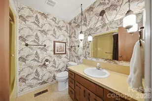 9197 Apache Dr, Hickory, NC 28601 - Photo 13