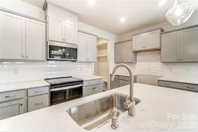 3812 Cheyney Park Drive, Charlotte, NC 28269 - Photo 7