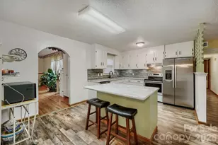 3917 Lake Rd, Charlotte, NC 28269 - Photo 7