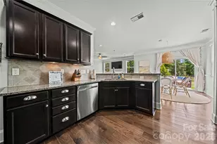 3249 Elyse Manor Ct, Charlotte, NC 28214 - Photo 9