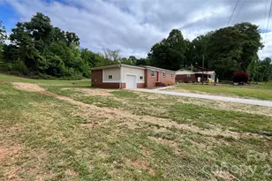 2470 Fire Department St, Newton, NC 28658 - Photo 15
