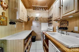 54 Barnwood Wy, Whittier, NC 28789 - Photo 23