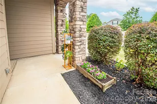 11145 Chapeclane Rd, Charlotte, NC 28278 - Photo 3