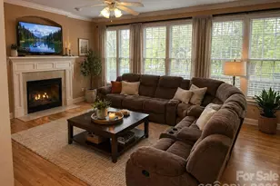 11025 Fountaingrove Dr, Charlotte, NC 28262 - Photo 3
