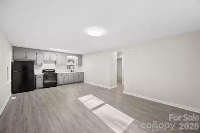 704 W Carolina Avenue, Bessemer City, NC 28016 - Photo 5