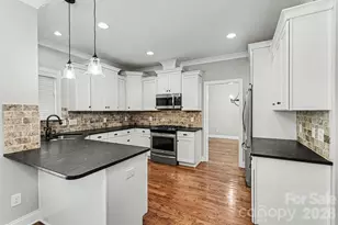 4433 Brookwood Rd, Charlotte, NC 28215 - Photo 15
