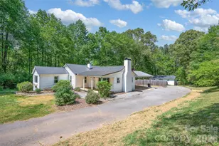 2719 US 70 Hwy, Connelly Springs, NC 28612 - Photo 3