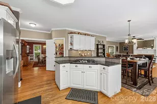 5325 Chiltern Hills Trail, Charlotte, NC 28215 - Photo 19