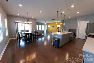 4107 Honey Locust Dr, Charlotte, NC 28215 - Photo 3