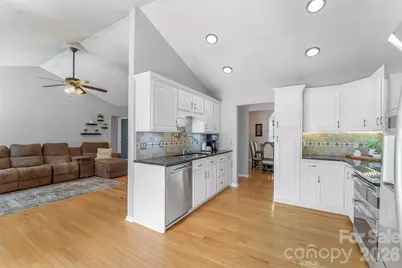 4129 Black Oak Road, Hickory, NC 28602 - Photo 9