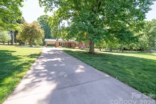 1802 Hopewell Rd, Morganton, NC 28655 - Photo 23
