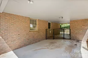 2010 12th St Dr NW, Hickory, NC 28601 - Photo 5
