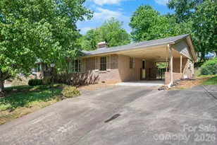 2010 12th St Dr NW, Hickory, NC 28601 - Photo 3