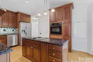 10314 Rougemont Ln, Charlotte, NC 28277 - Photo 21