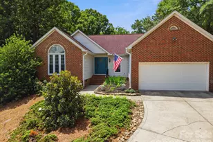 10314 Rougemont Ln, Charlotte, NC 28277 - Photo 3