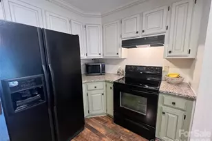 837 Deerfield Dr, Mount Holly, NC 28120 - Photo 7