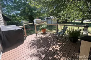 837 Deerfield Dr, Mount Holly, NC 28120 - Photo 5