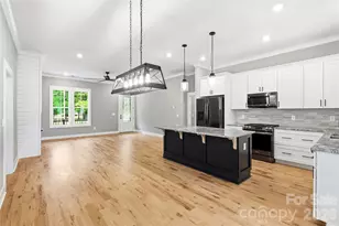 1860 Twin Lakes Rd, Rock Hill, SC 29732 - Photo 3