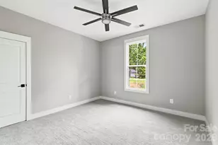 1860 Twin Lakes Rd, Rock Hill, SC 29732 - Photo 9