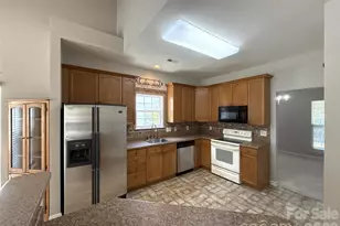 2140 Pineapple Ct, Matthews, NC 28105 - Photo 3