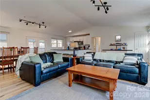 208 Altamahaw Ave, Black Mountain, NC 28711 - Photo 3