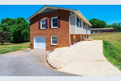 3231 25th Street NE, Hickory, NC 28601 - Photo 3