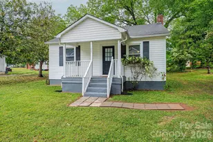 1725 8th Ave NE, Hickory, NC 28601 - Photo 1