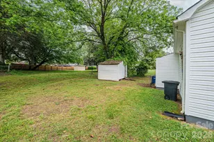 1725 8th Ave NE, Hickory, NC 28601 - Photo 5