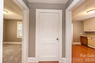 1725 8th Ave NE, Hickory, NC 28601 - Photo 11