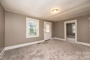 1725 8th Ave NE, Hickory, NC 28601 - Photo 7