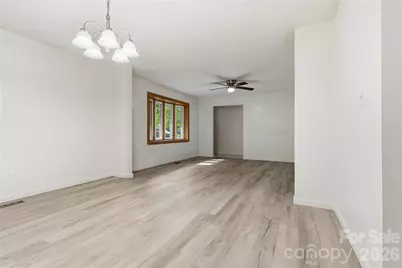 123 Castleton Lane, Hendersonville, NC 28791 - Photo 9