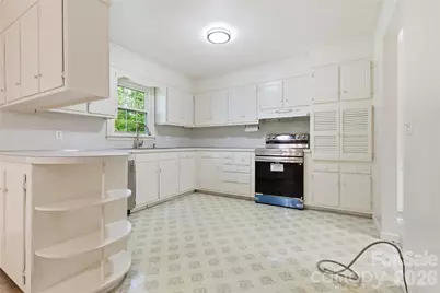 123 Castleton Lane, Hendersonville, NC 28791 - Photo 13