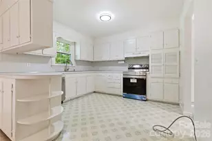 123 Castleton Ln, Hendersonville, NC 28791 - Photo 13