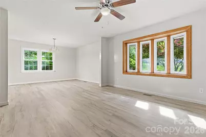 123 Castleton Lane, Hendersonville, NC 28791 - Photo 7