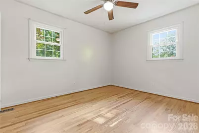 123 Castleton Lane, Hendersonville, NC 28791 - Photo 25